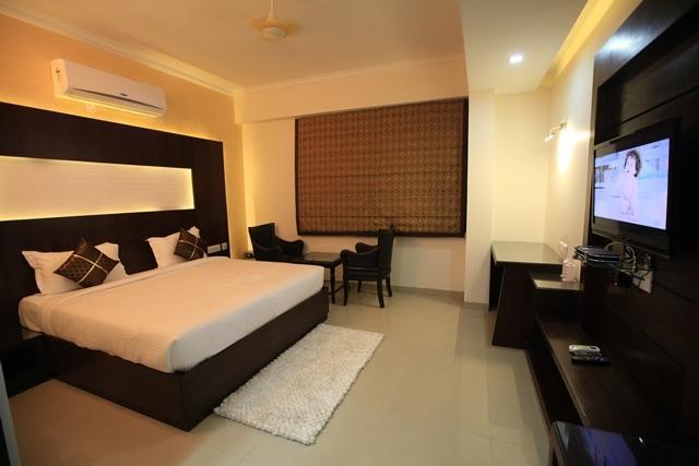 Neo Classic Hotel Chandīgarh Esterno foto