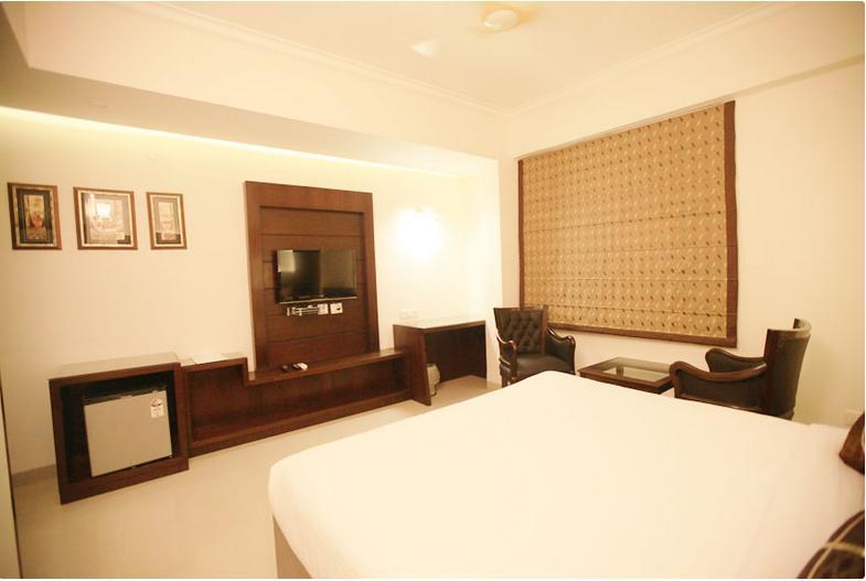 Neo Classic Hotel Chandīgarh Esterno foto