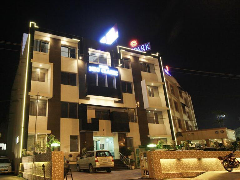 Neo Classic Hotel Chandīgarh Esterno foto